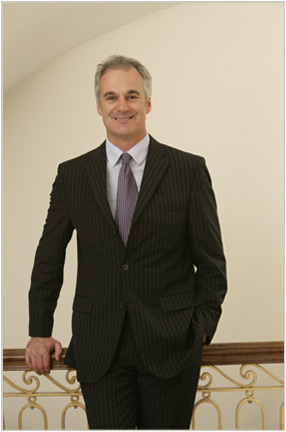 Dr Vincent Barrett